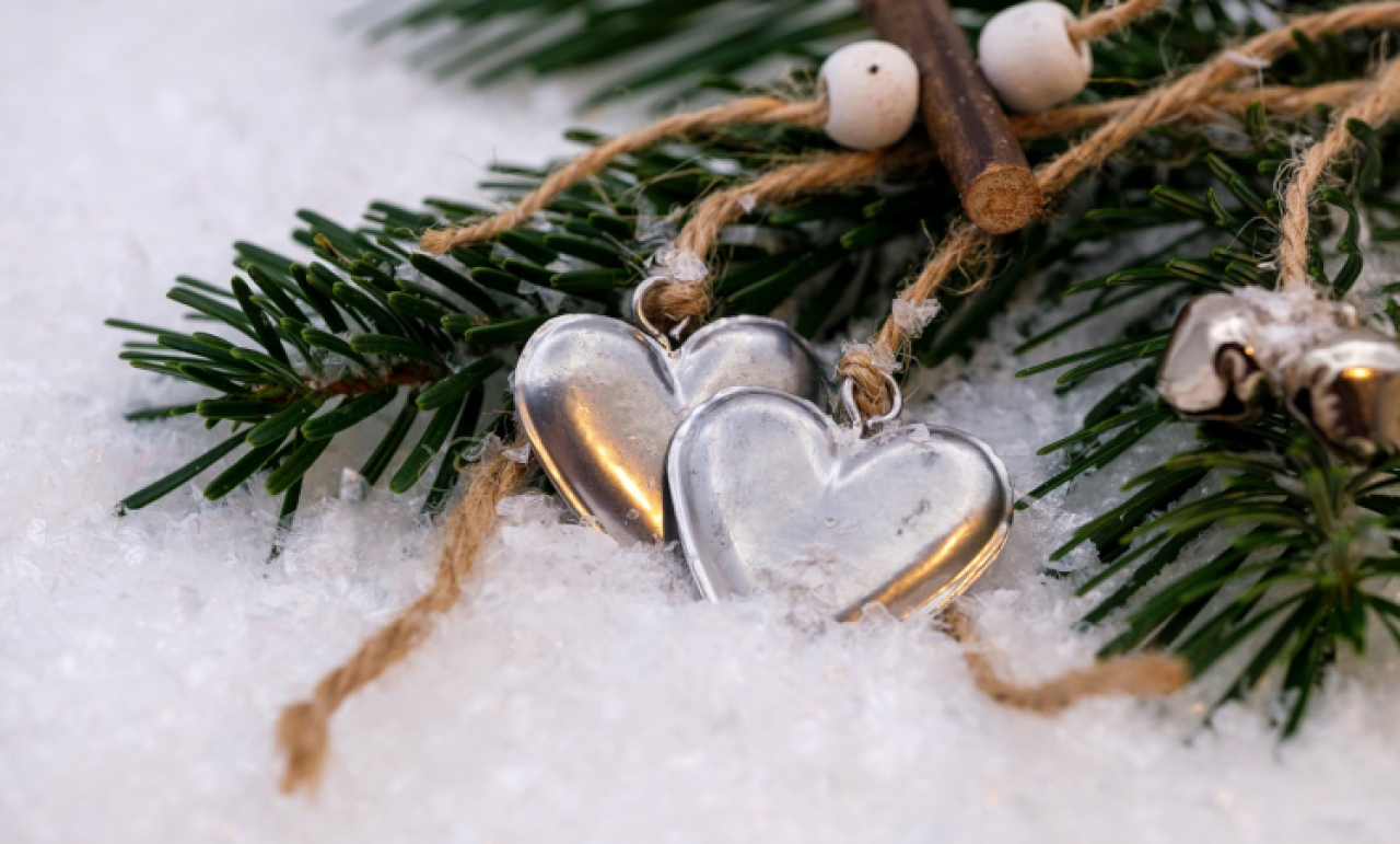 Romantic Christmas Traditions for You and Your Partner